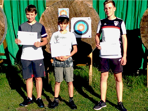 Die Sieger: Carl-Luca Späth (2.), Fynn Fehrenbach (1.) und Patrick Rock (3.)